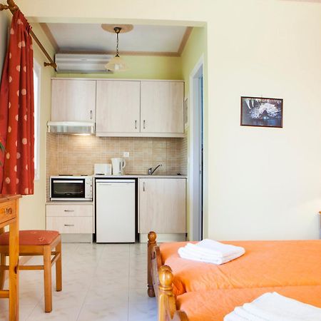 Tzivras Villa & Apartments Λάσση Δωμάτιο φωτογραφία